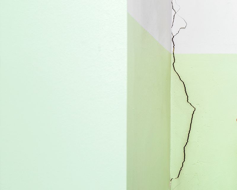 How To Fill Cracks and Dents In Walls Selleys